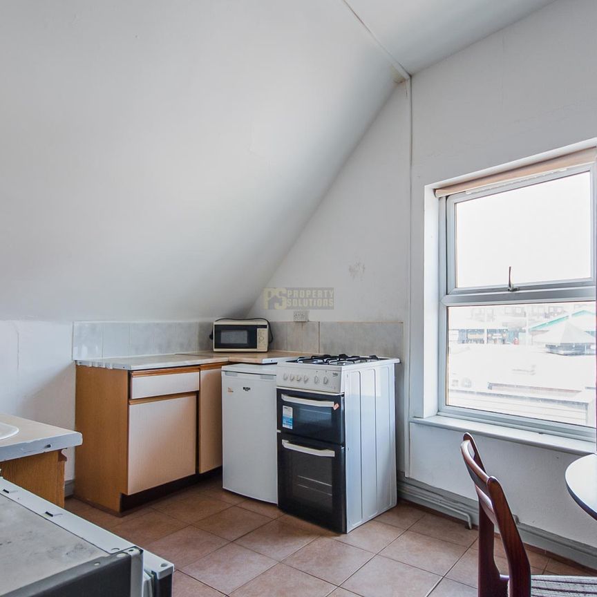 Flat 2, 130 Cape Hill - Photo 1