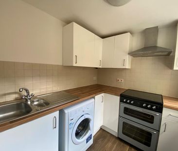 3 bedroom terraced house to rent - Photo 5