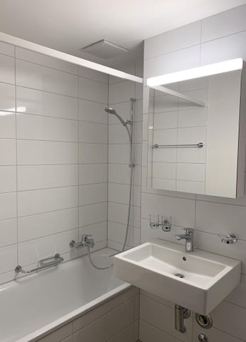 Sanierte 3.5-Zimmerwohnung mit Aussicht über Pratteln - Foto 2