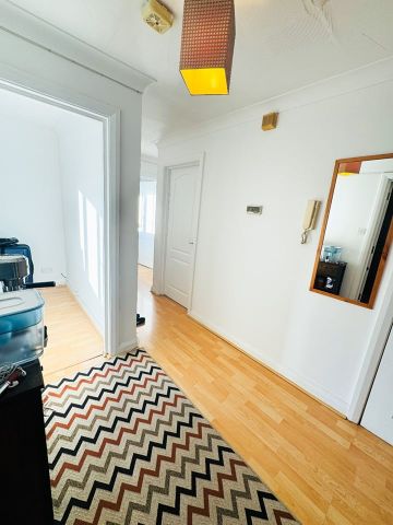 Room in a Shared Flat, Winnipeg Quay, M50 - Photo 5