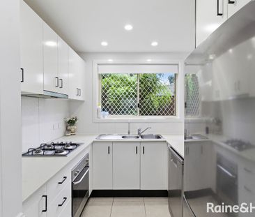 Luxurious Living in a Quiet Neighbourhood - Photo 6
