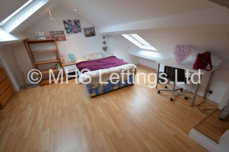 4 Bedroom Semi-Detached House for rent in Headingley Crescent - Photo 3