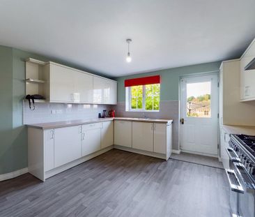 4 bedroom detached house to rent - Photo 6