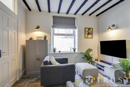 2 bedroom terraced house to rent - Photo 2