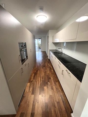 "In the heart of Dietikon!" - Photo 2