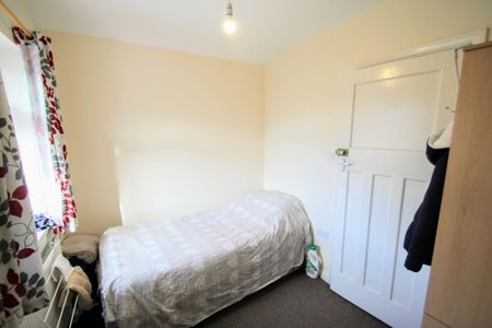 5 bedroom semi-detached house to rent - Photo 5