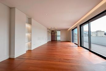 Apartamento T4 em Porto