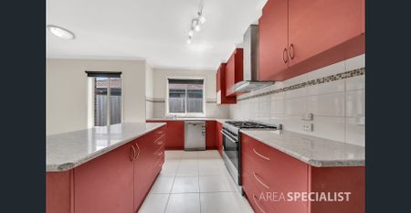 Spacious Family Living in a Peaceful Lynbrook Court! - Photo 5