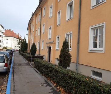 Ideale Starterwohnung mit Loggia mit Blick ins Grüne im 1. Stock **... - Photo 3