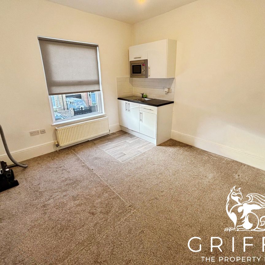 Princes Road, Romford, RM1 - Photo 1