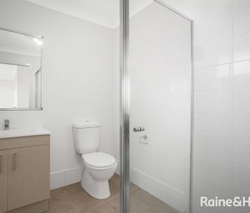 Spacious Family Home in Box Hill - Photo 6