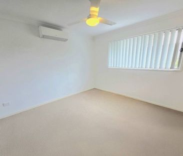 âStay Cool with Air Conditioning, Solar Power & Ceiling Fans | Ca... - Photo 6