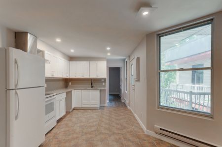 Apartment for rent, Montréal (Ville-Marie) - Photo 3