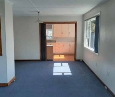 Charming 3-Bedroom Home with Fully Fenced Courtyard - Photo 1