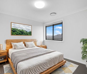 Modern & Sophisticated Home - Photo 6