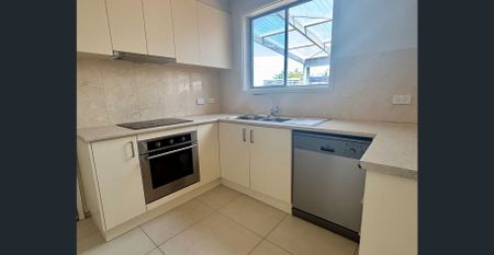 Two Bedroom Unit, very well presented! - Photo 4