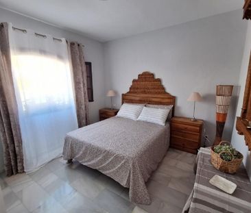 2 Bedroom Apartment For Rent in La Duquesa, Málaga - Foto 1