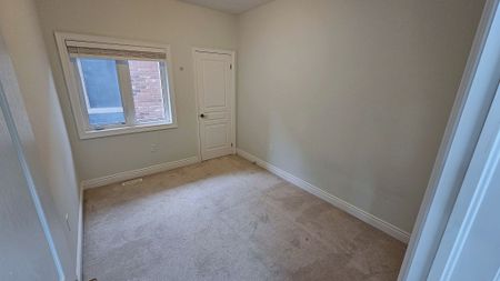 For Lease - 168 Roy Harper Avenue, Aurora, Ontario - Photo 2