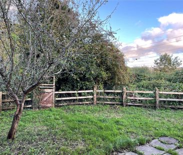 2 bedroom end of terrace house to rent - Photo 6