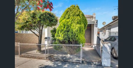 Renovated Two Bedroom Home in Brunswick - Photo 4