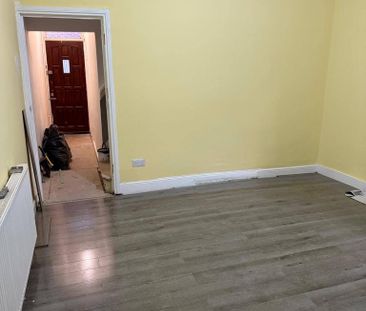 4 bedroom semi-detached house to rent - Photo 1