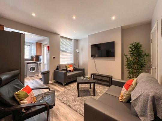 5 Bed Terraced House, Shoreham Street, S2 - Photo 1