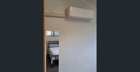 Fully Furnished granny flat - Photo 2