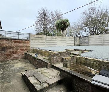 Semi detached house to rent - Photo 3