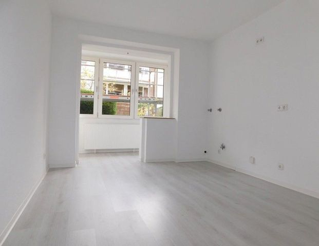 Frisch renovierte 1-Zi.-Whg. mit Tageslichtbad - Photo 1