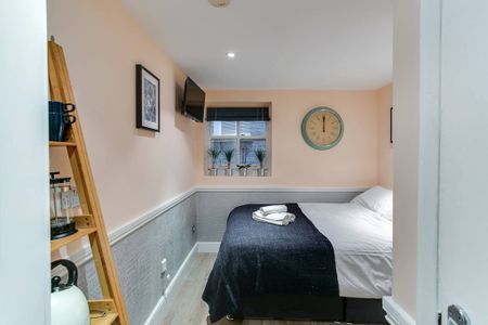 Flat 19 , 2nd floor , 32 Leonard Street, London - Photo 3