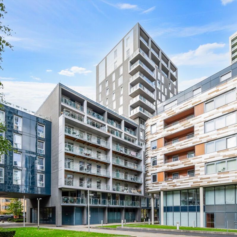 3 bedroom apartment to rent in Indescon Square, E14 - Photo 1