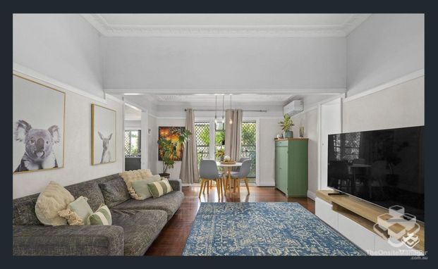 Airconed Fully Refreshed Family Home | Prime Holland Park Location | $730 Per Week - Photo 1