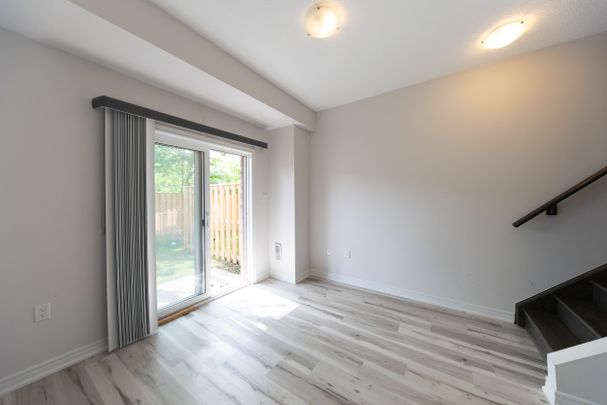 For Lease - 15 BARLEY Lane, Hamilton, Ontario - Photo 1