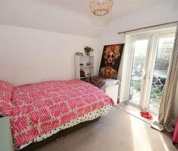 Bedroom Detached Bungalow In Farncombe, GU7 - Photo 5