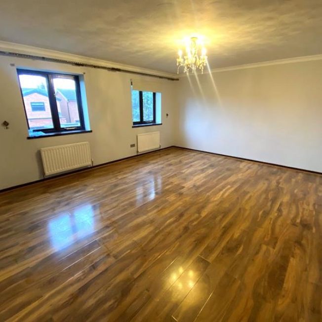 4 Bedroom Detached Available Arranging tenancy - Photo 1