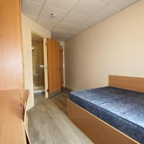 6 bedroom apartment to rent - Photo 1