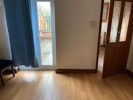 St. Catherines Avenue, Luton - Photo 3