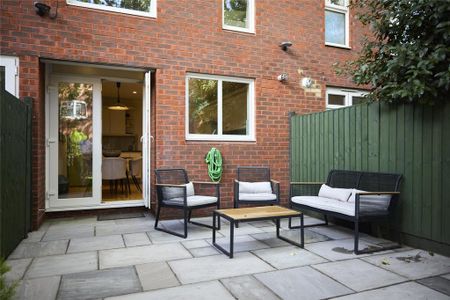 3 bedroom terraced house to rent - Photo 3