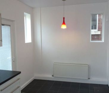 Anns Road North, Heeley, Sheffield, S2 3GR - Photo 5