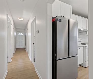 For Lease - 1132 Clyde Avenue Unit# B, Belair Park - Copeland Park ... - Photo 2