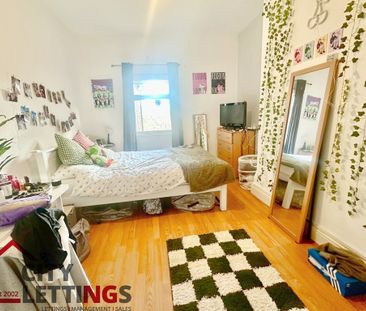 3 Bedroom Flat - Photo 4