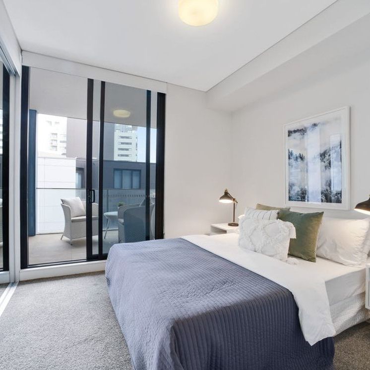 Spacious Two bedroom Apartment with EXTRA large study - Photo 1