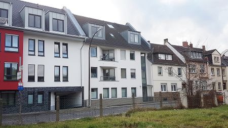 7740-05, 4-Zimmer-Komfortwohnung in Bonn-Beuel mit Terrasse und Blick ins Grüne, Nahe Freizeitpark Rheinaue - Photo 3