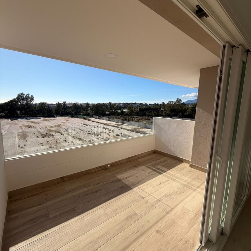 Apartment – Middle Floor Apartment in Nueva Andalucía - Photo 1