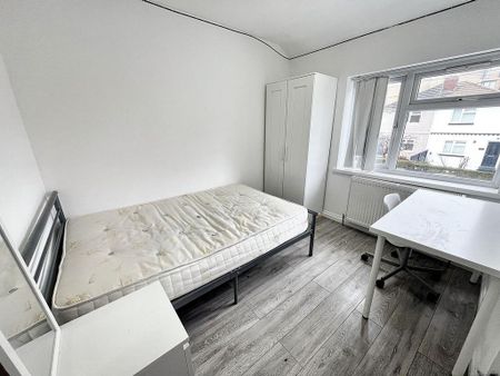 1 bedroom in a house share to rent - Photo 4