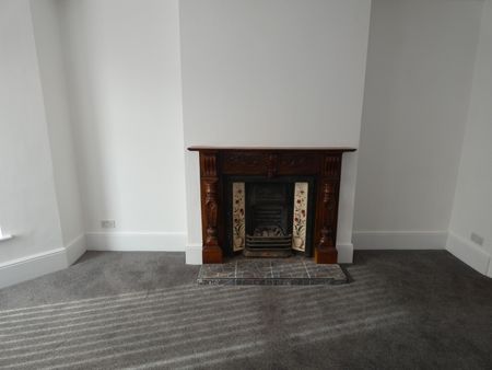 Empress Drive Flat 1 - Photo 2