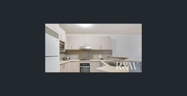 MODERN LIVING - Photo 1