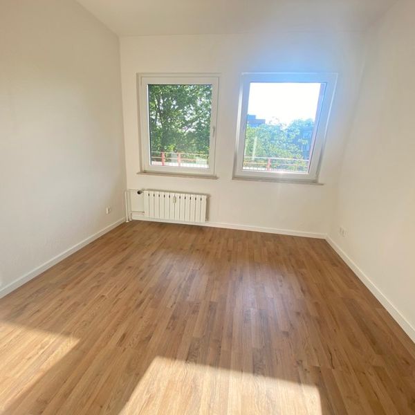 Sanierte 3,5 Zimmer Wohnung mit Balkon!!!! - Photo 1