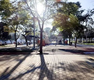 Alquiler de piso en Calle Juan Martínez Montañés, 5 - Photo 6