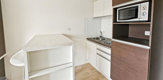 Location Appartement 1 pièce 18m² LA ROCHE SUR YON 85000 - Photo 2